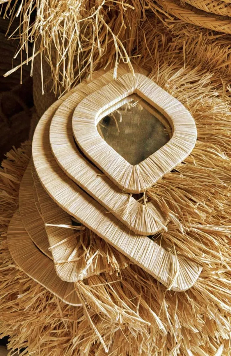 Set of 3 natural raffia eye mirrors with fringes